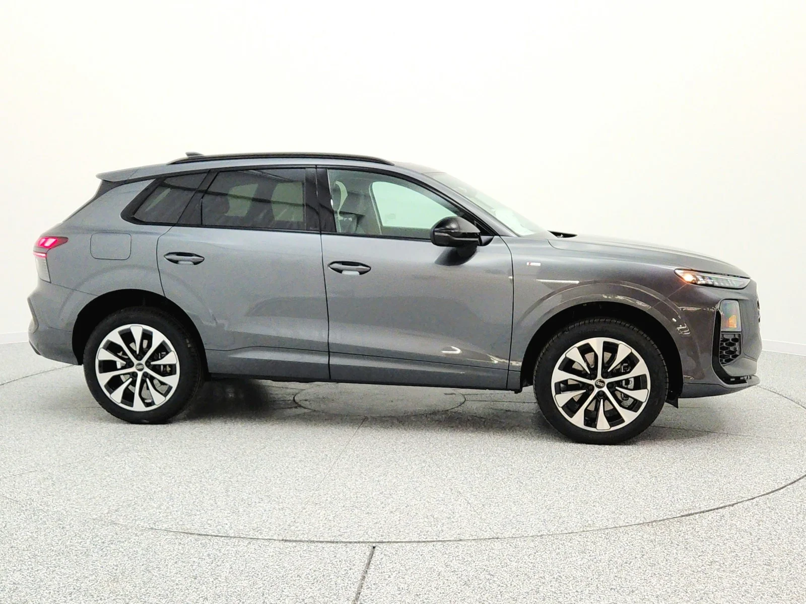 New 2026 Daytona Gray Pearl Effect Audi S line quattro image 4