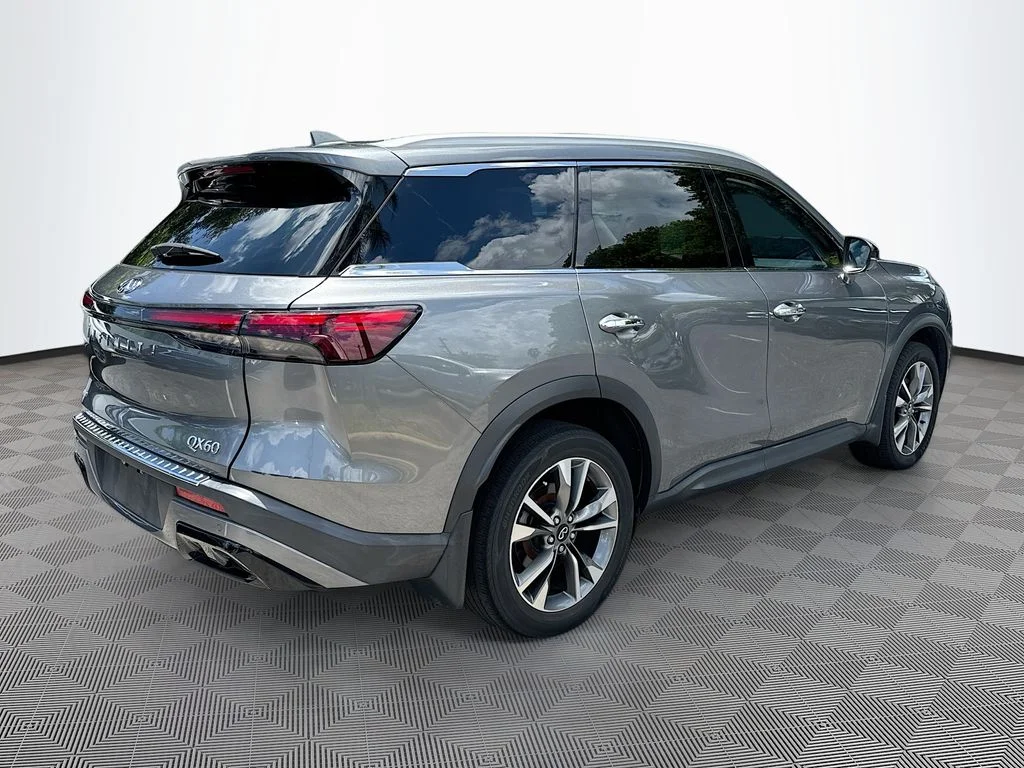 Used 2023 Gray INFINITI LUXE image 6