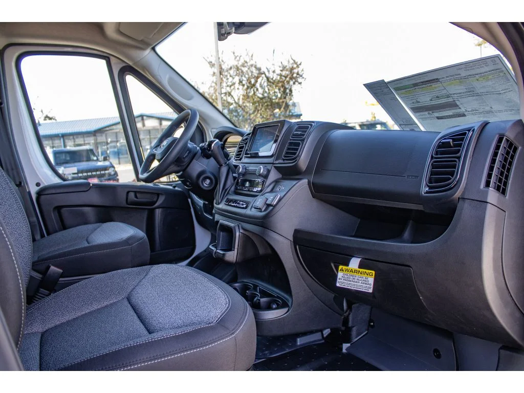 New 2026 Bright White Clearcoat Ram Tradesman image 34
