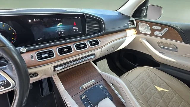 Used 2021 White Mercedes-Benz GLE 350 image 25