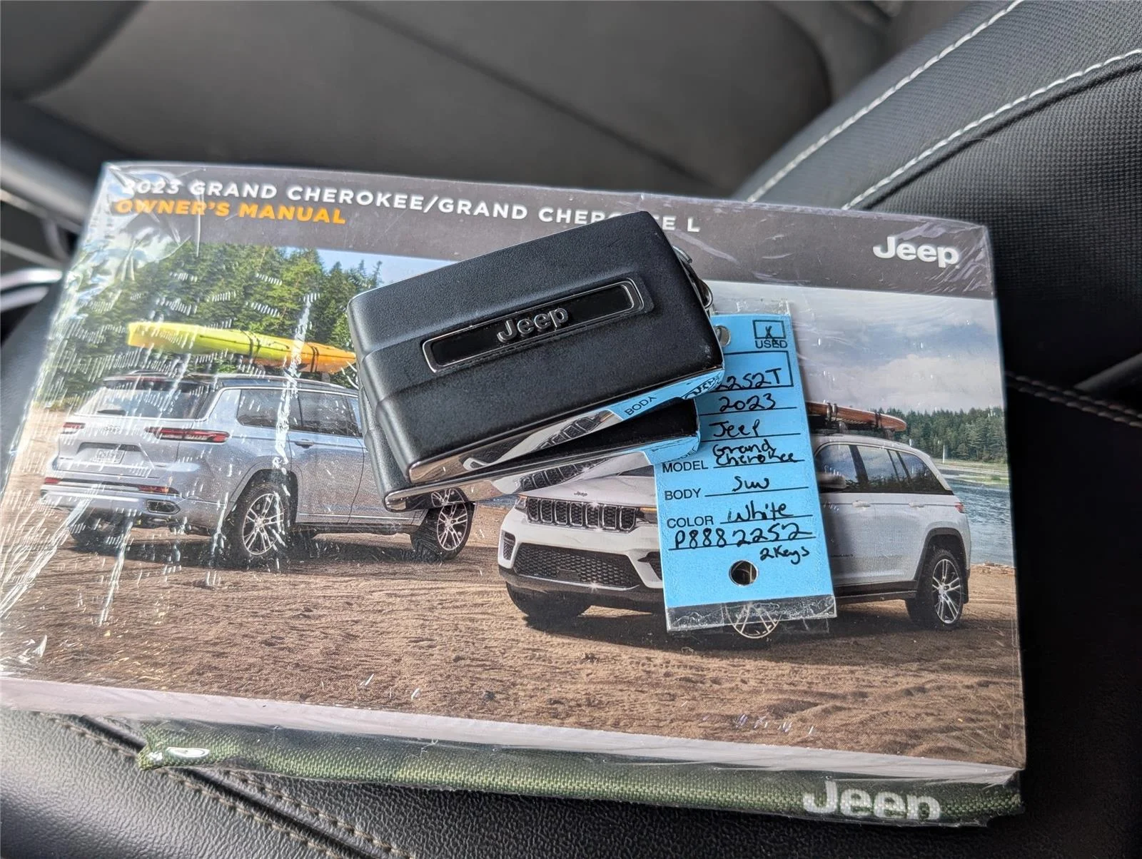 Used 2023 Bright White Clearcoat Jeep Laredo image 12