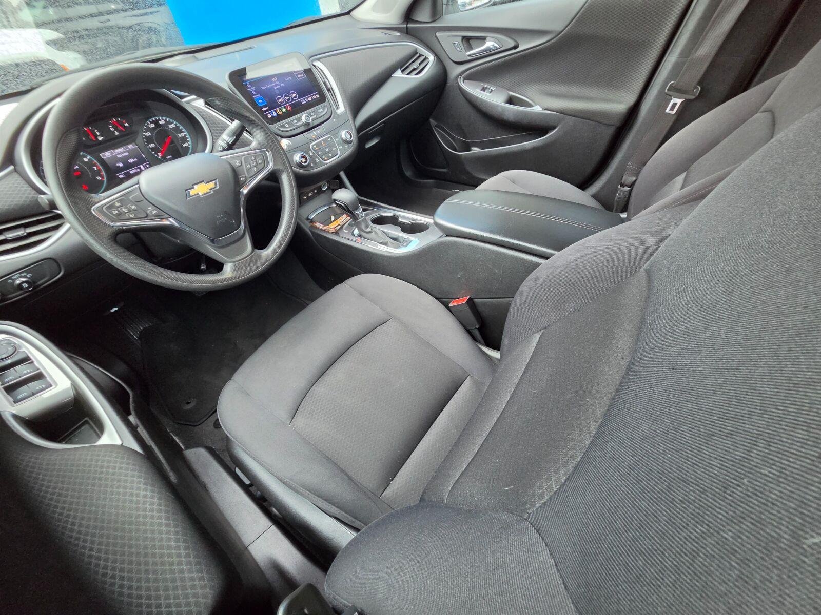 Used 2024 Summit White Chevrolet 1LT image 8