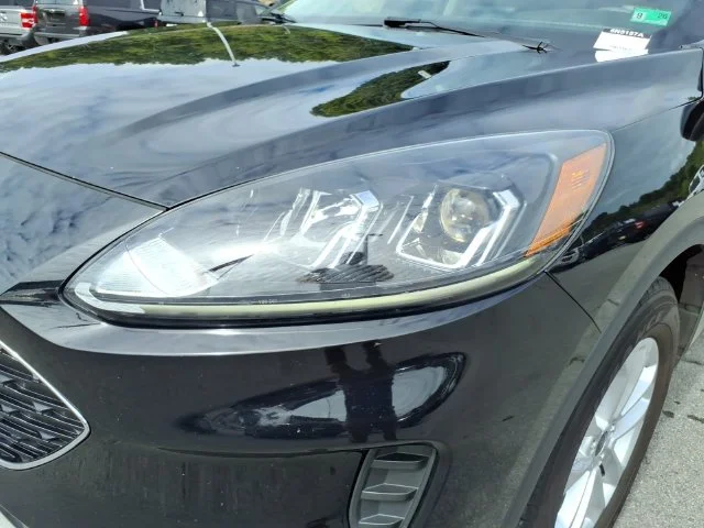 Used 2020 Black Ford SE image 4