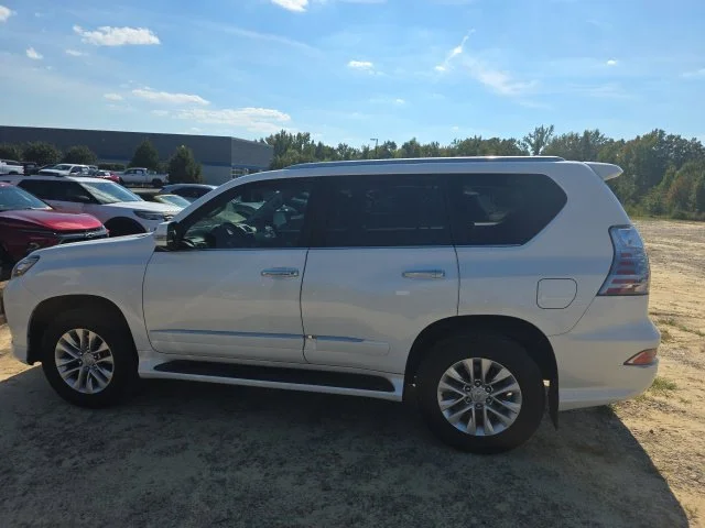 Used 2019 White Lexus 460 image 5