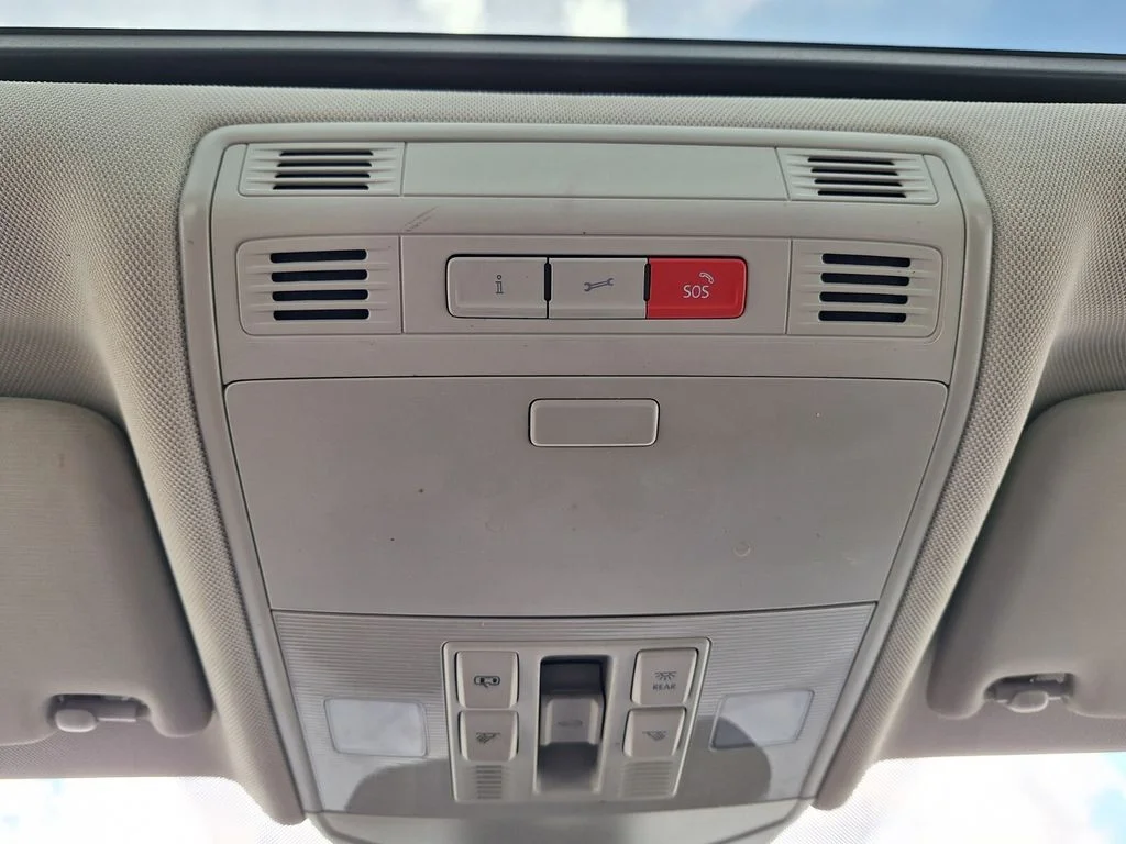 Certified Used 2023 Gray Volkswagen 1.5T SE image 17