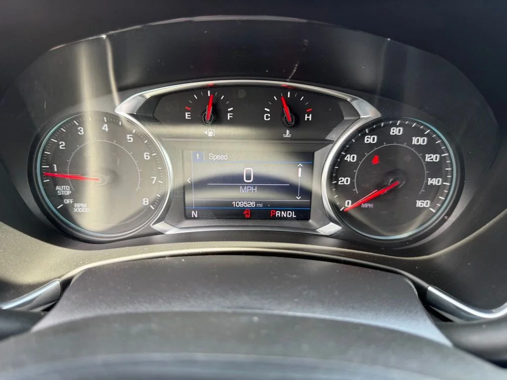 Used 2022 Silver Ice Metallic Chevrolet LT image 21