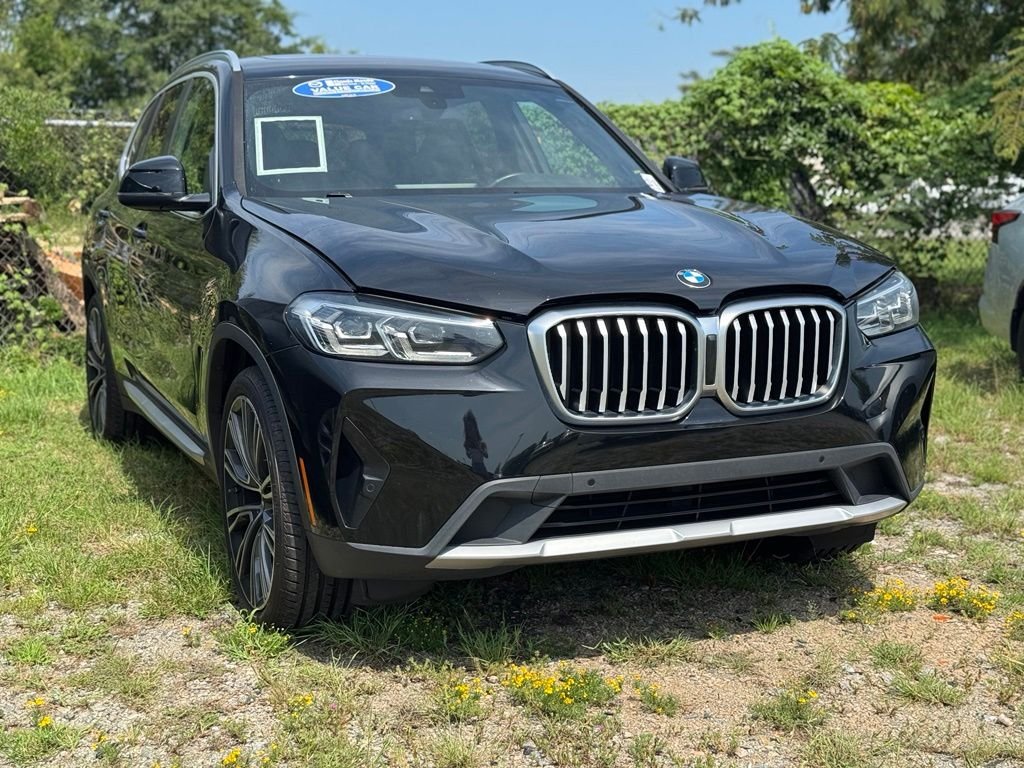 Used 2022 Black BMW sDrive30i image 2