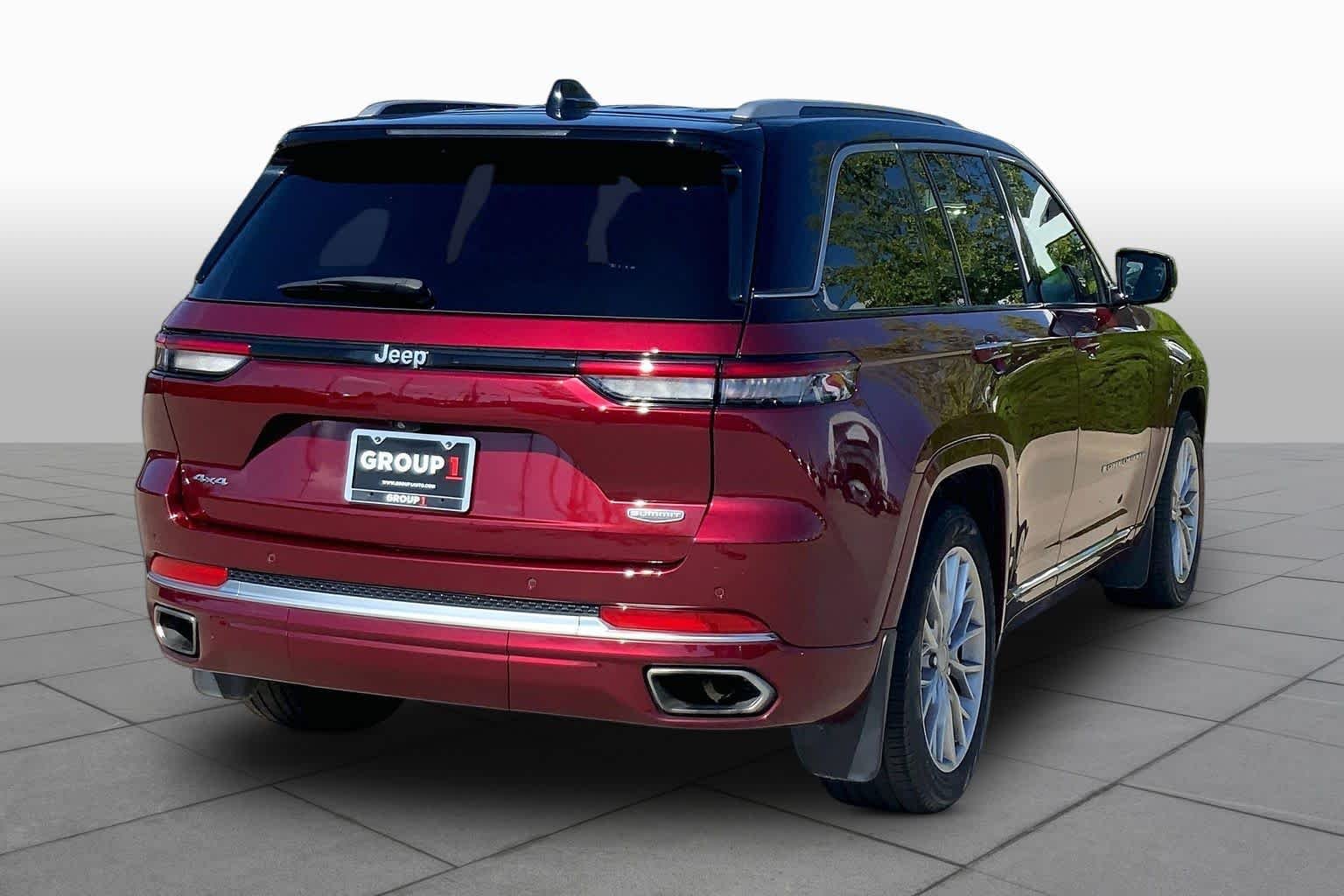 Used 2022 Velvet Red Pearlcoat Jeep Summit image 12