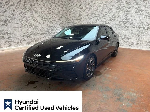 Certified Used 2025 Abyss Black Hyundai SEL Convenience image 3