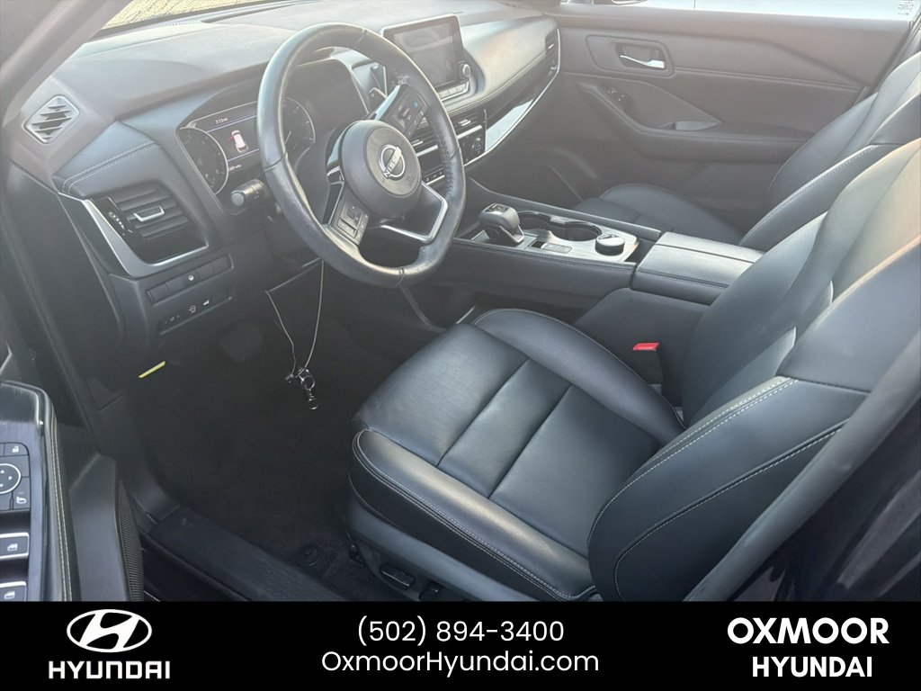 Used 2023 Super Black Nissan SL image 6