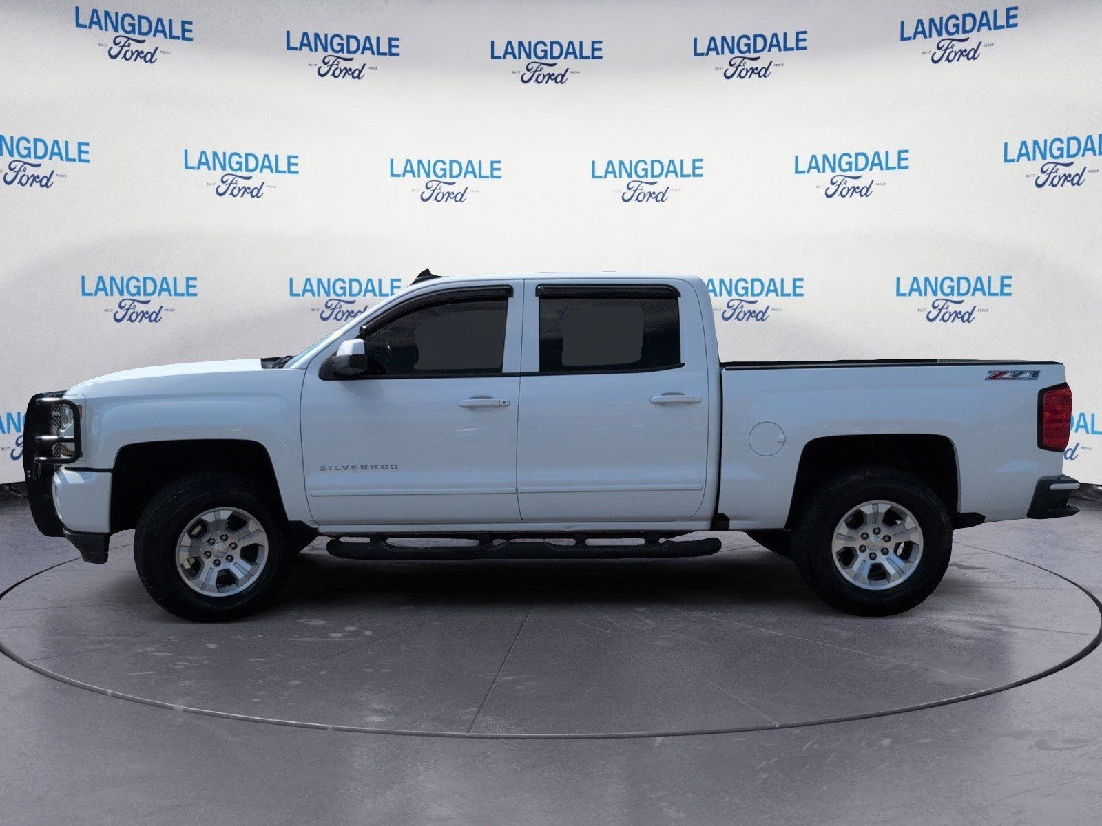 Used 2017 Summit White Chevrolet LT image 10