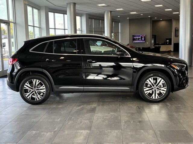 2025 Mercedes Benz GLA 250 photo 2