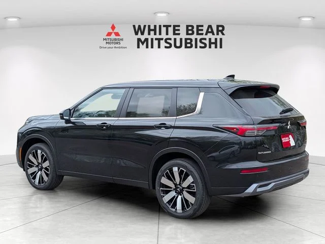 New 2026 Black Diamond Mitsubishi SE image 2