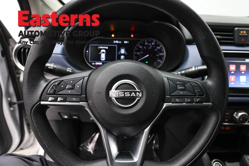 Used 2023 Silver Nissan 1.6 SV image 10