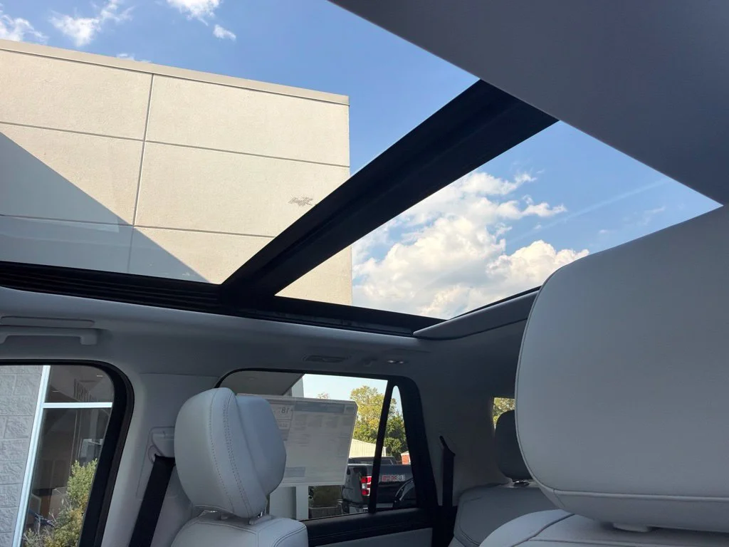 New 2027 Star White Metallic Tri-Coat Ford MAX Platinum image 18
