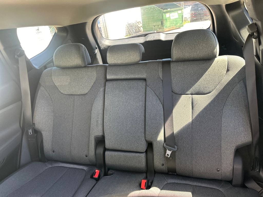 Used 2022 Black Hyundai SEL image 12