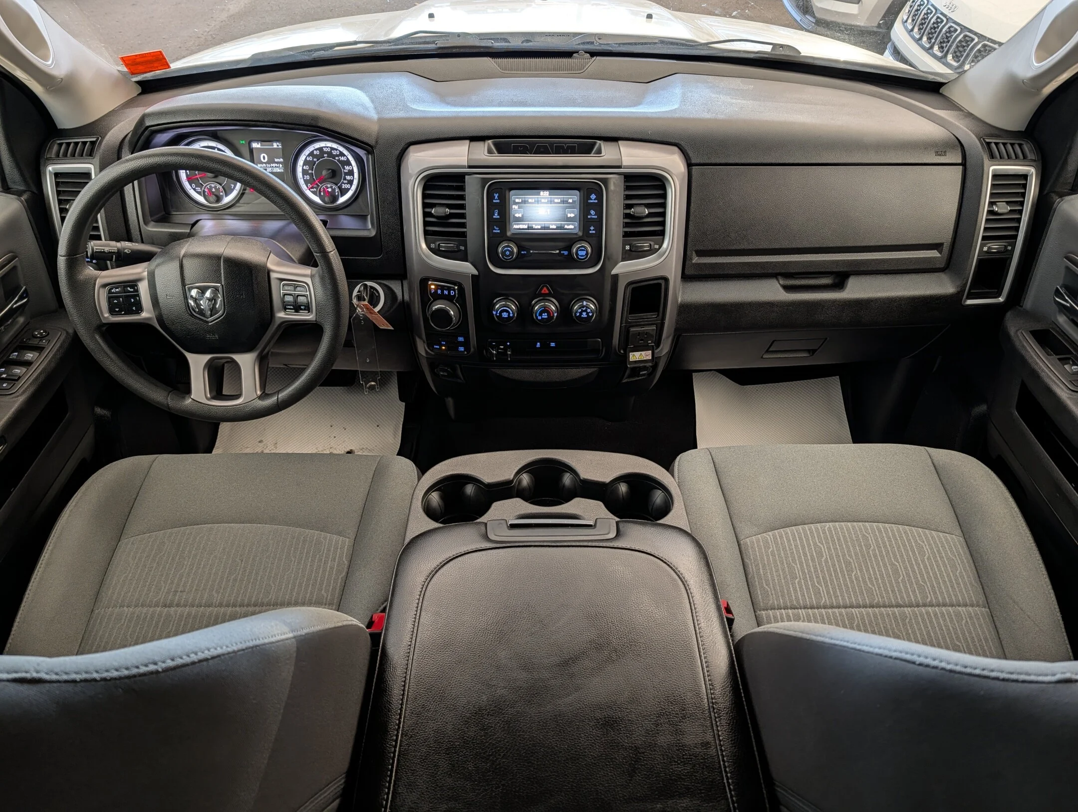 Used 2023 White RAM SLT - Trailerin Pkg - 5.7L HEMI - LOW KMS - P - SLT 4x4 Crew Cab 57 Box image 25