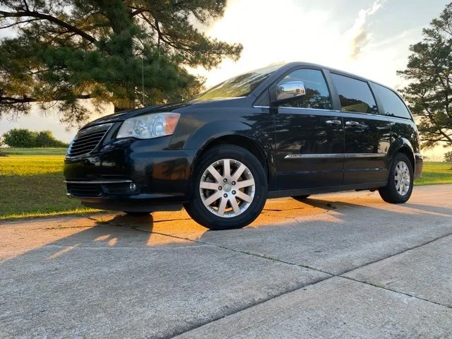 2012 Chrysler Town & Country Touring-L