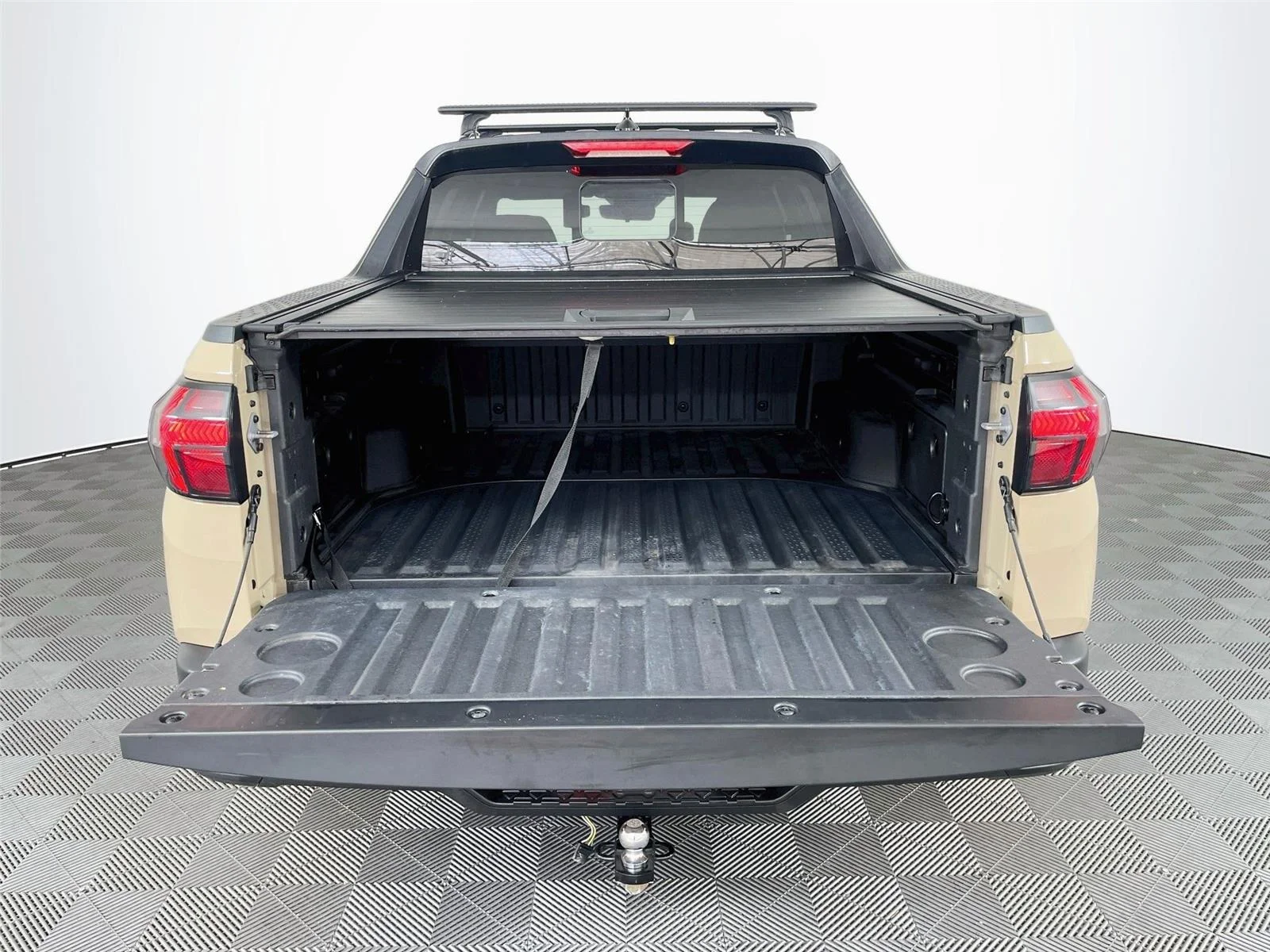 Used 2023 California Sand Hyundai SEL image 28