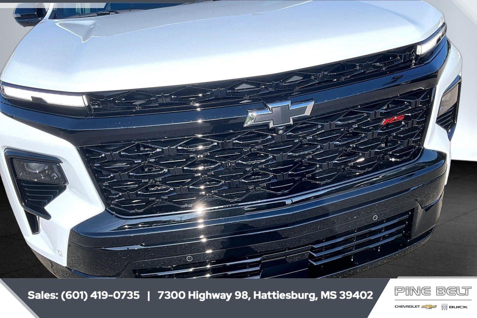 New 2026 Polar White Tricoat Chevrolet RS image 22