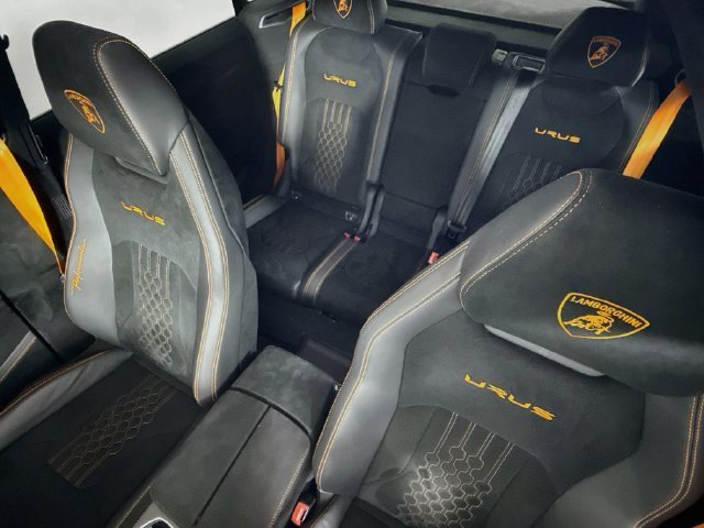 Used 2023 Gray Lamborghini Performante image 14