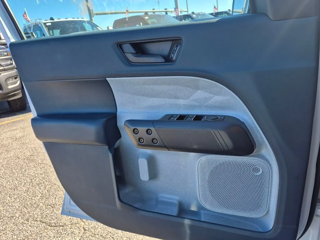 Used 2025 White Ford XLT image 14