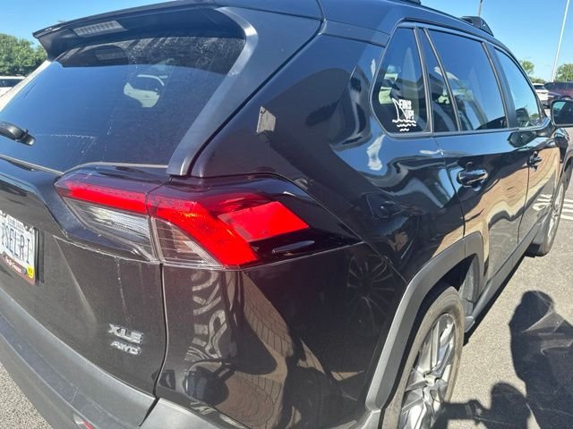Used 2025 Black Toyota XLE Premium image 6