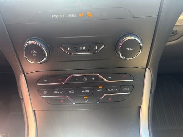 Used 2019 White Ford SEL image 16