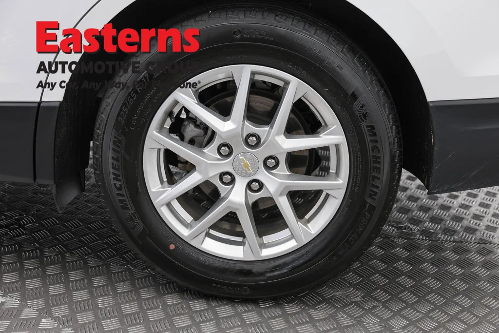 Used 2024 White Chevrolet LT image 32
