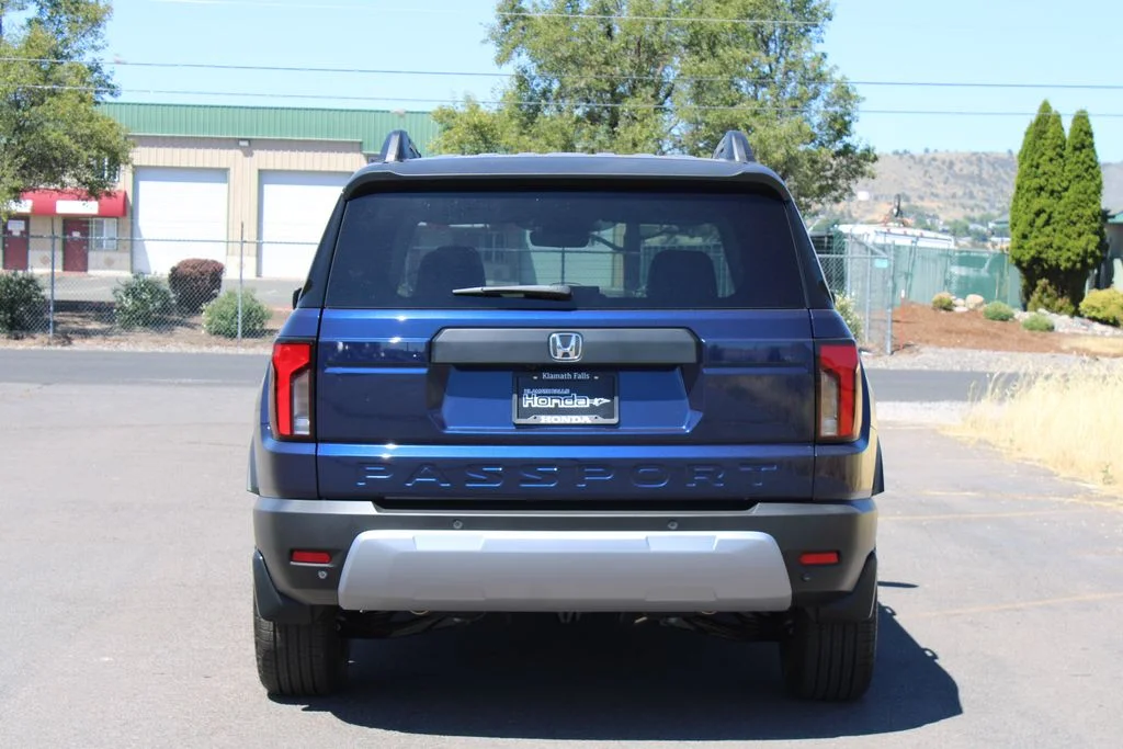New 2026 Obsidian Blue Pearl Honda RTL image 5