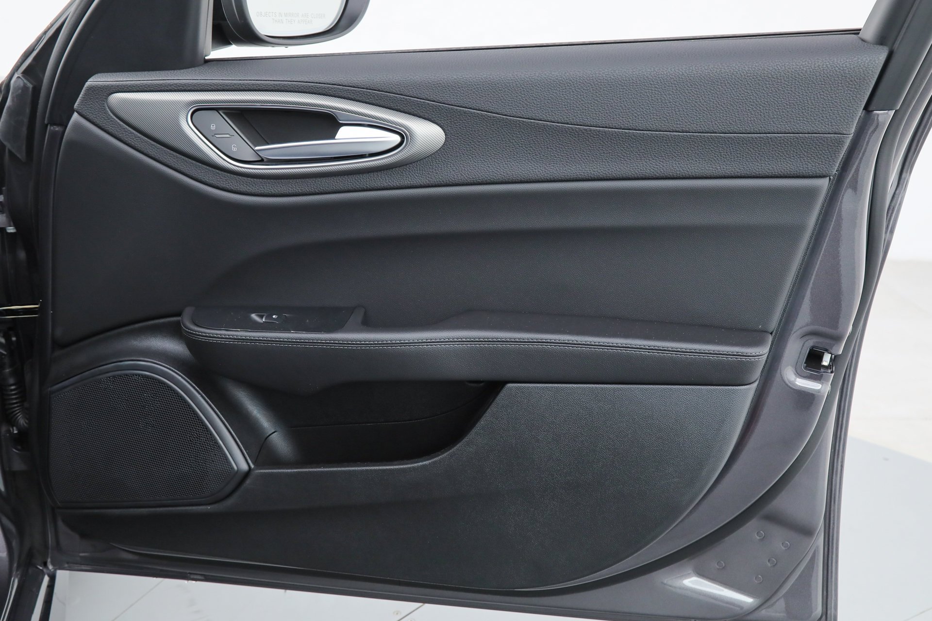 New 2025 Vesuvio Gray Metallic Exterior Paint Alfa Romeo  image 9