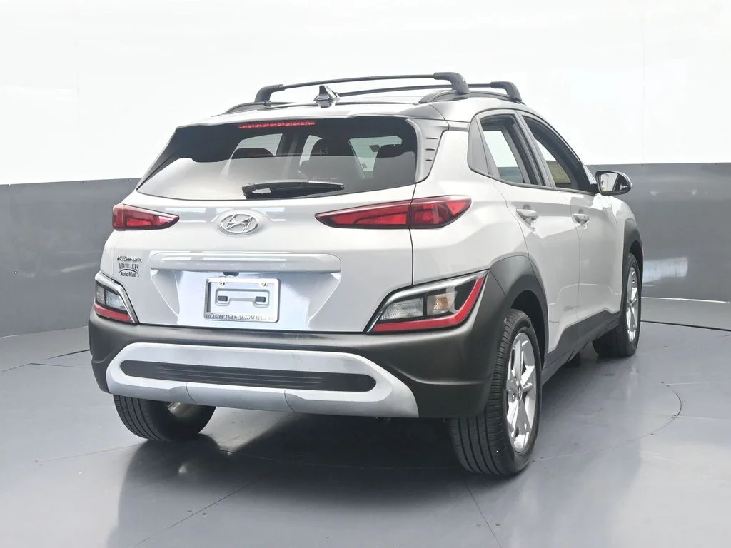 Used 2023 Cyber Silver w/Black Roof Hyundai SEL image 4