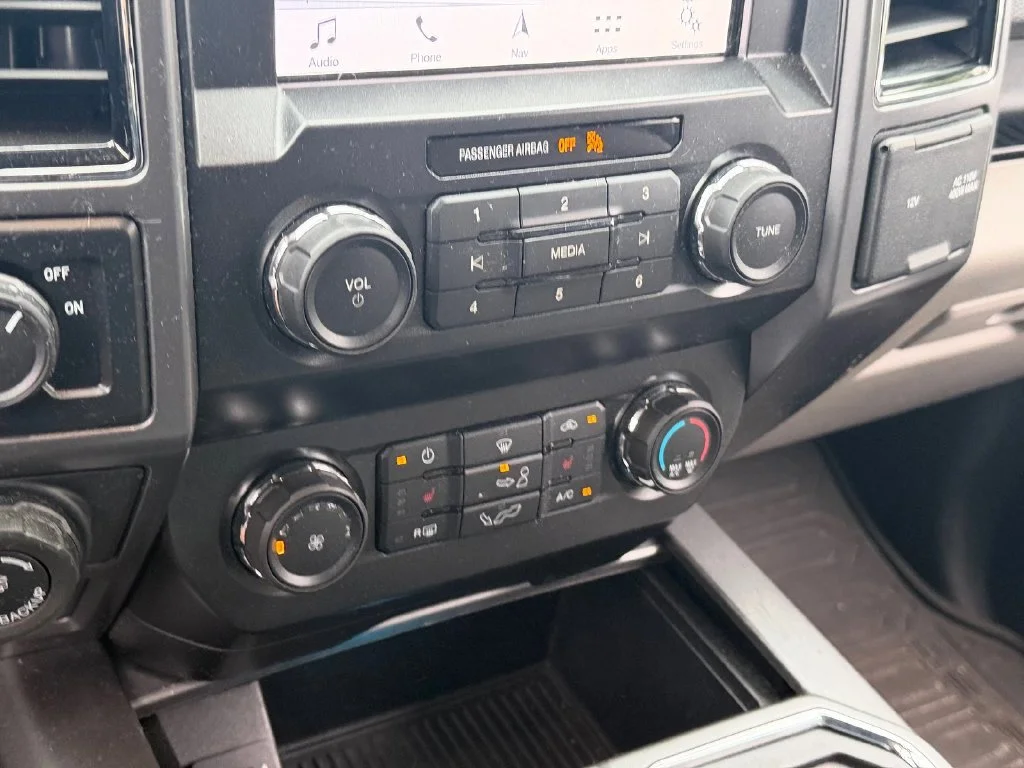 Used 2019 Black Ford XLT image 11