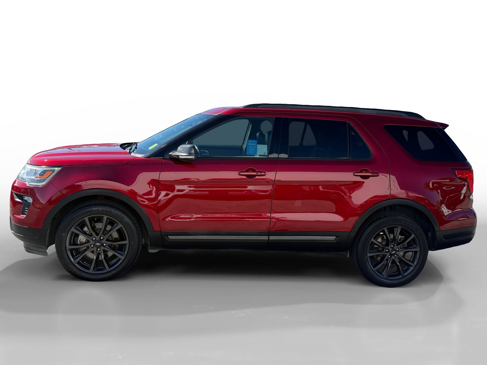 Used 2018 Ruby Red Metallic Ford XLT image 2