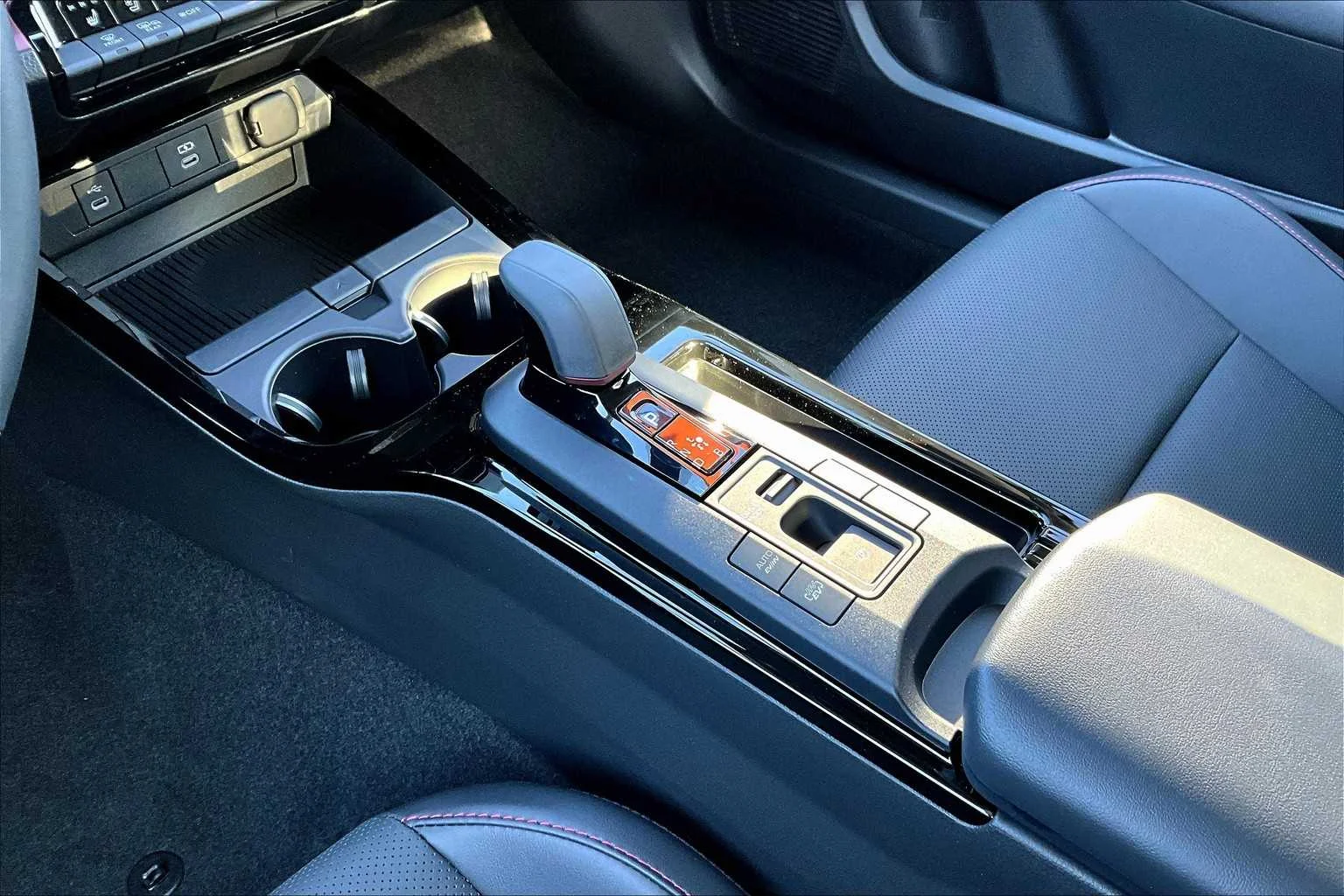 2026 Toyota Prius Plug-in Hybrid XSE Premium - Photo 7