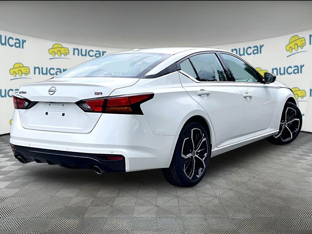 Used 2024 White Nissan 2.5 SR image 6