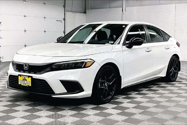 Used 2024 Platinum White Pearl Honda Sport image 12