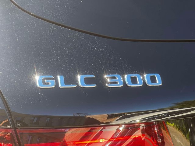 Used 2022 Black Mercedes-Benz GLC 300 image 11
