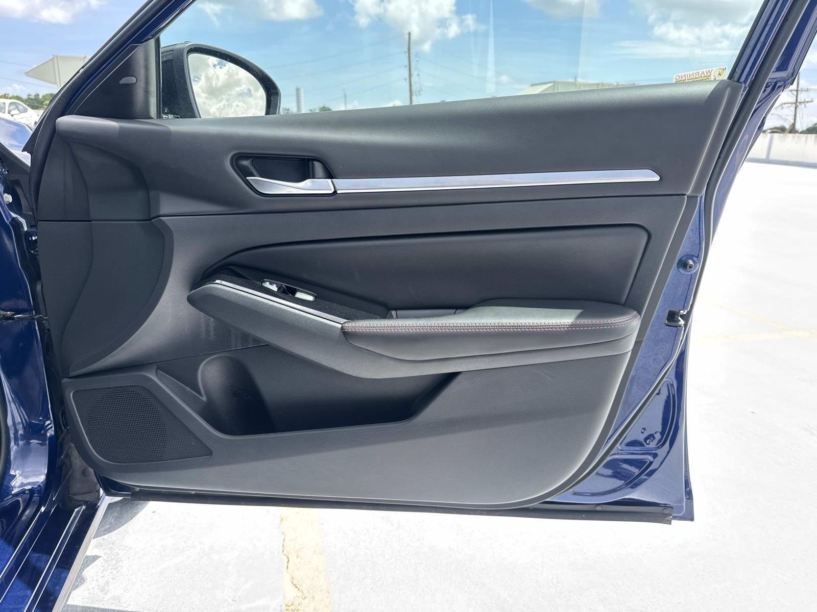 Used 2024 Deep Blue Pearl Nissan 2.5 SR image 13