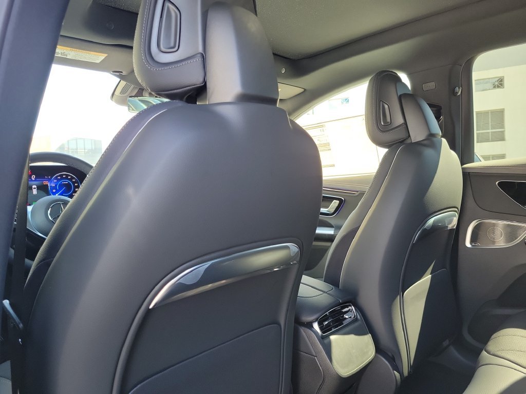 New 2027 MANUFAKTUR Alpine Grey Mercedes-Benz EQE 320 image 12