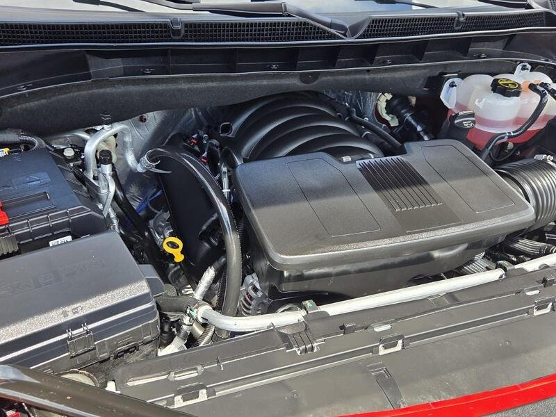 Used 2026 Volcanic Red GMC 4WD 4DR AT4 ULTIMATE image 22
