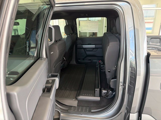 New 2026 Carbonized Gray Metallic Ford XLT image 60