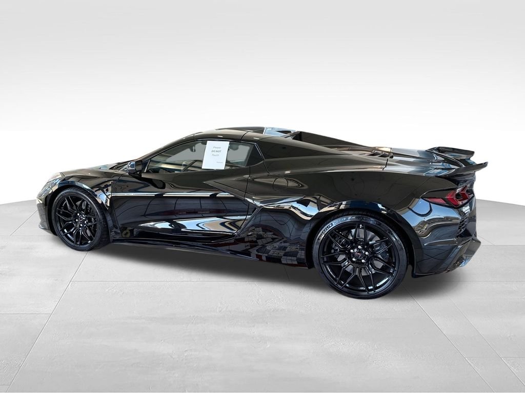 Used 2025 Black Chevrolet Z06 image 9