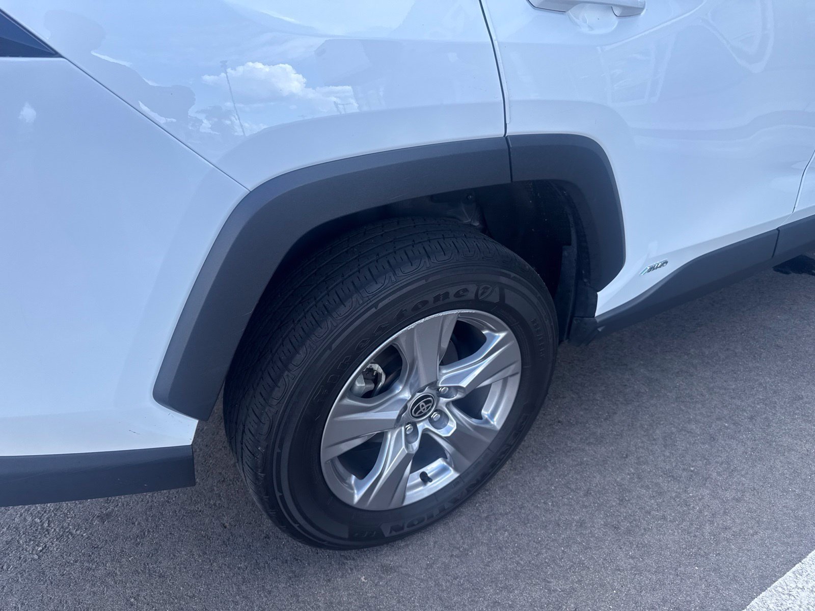 Used 2024 White Toyota XLE image 3