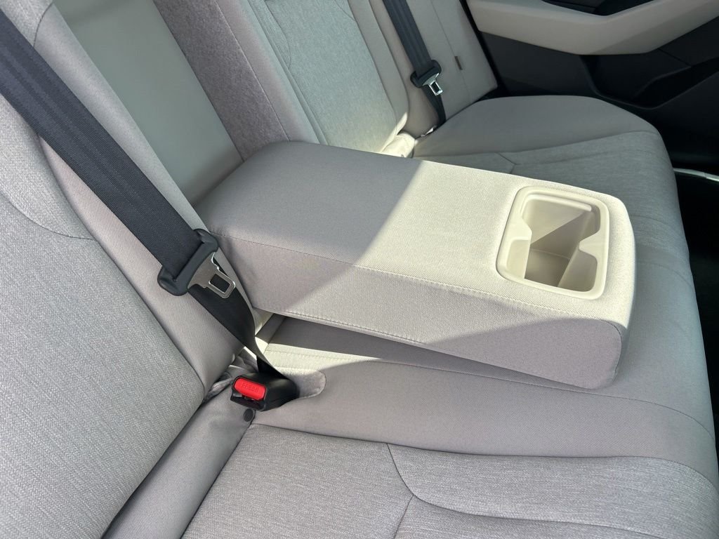 Used 2025  Honda SE image 46
