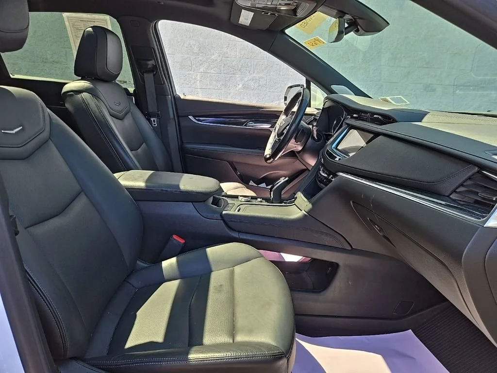 Used 2023 Crystal White Tricoat Cadillac Premium Luxury image 28