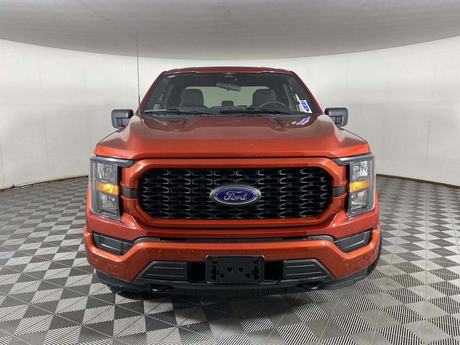 Used 2023 Hot Pepper Red Tinted Clearcoat Ford XL image 6