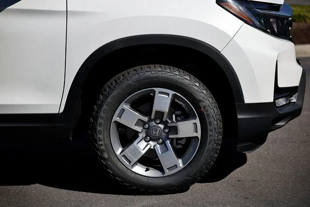 New 2026 Platinum White Pearl Honda RTL image 16