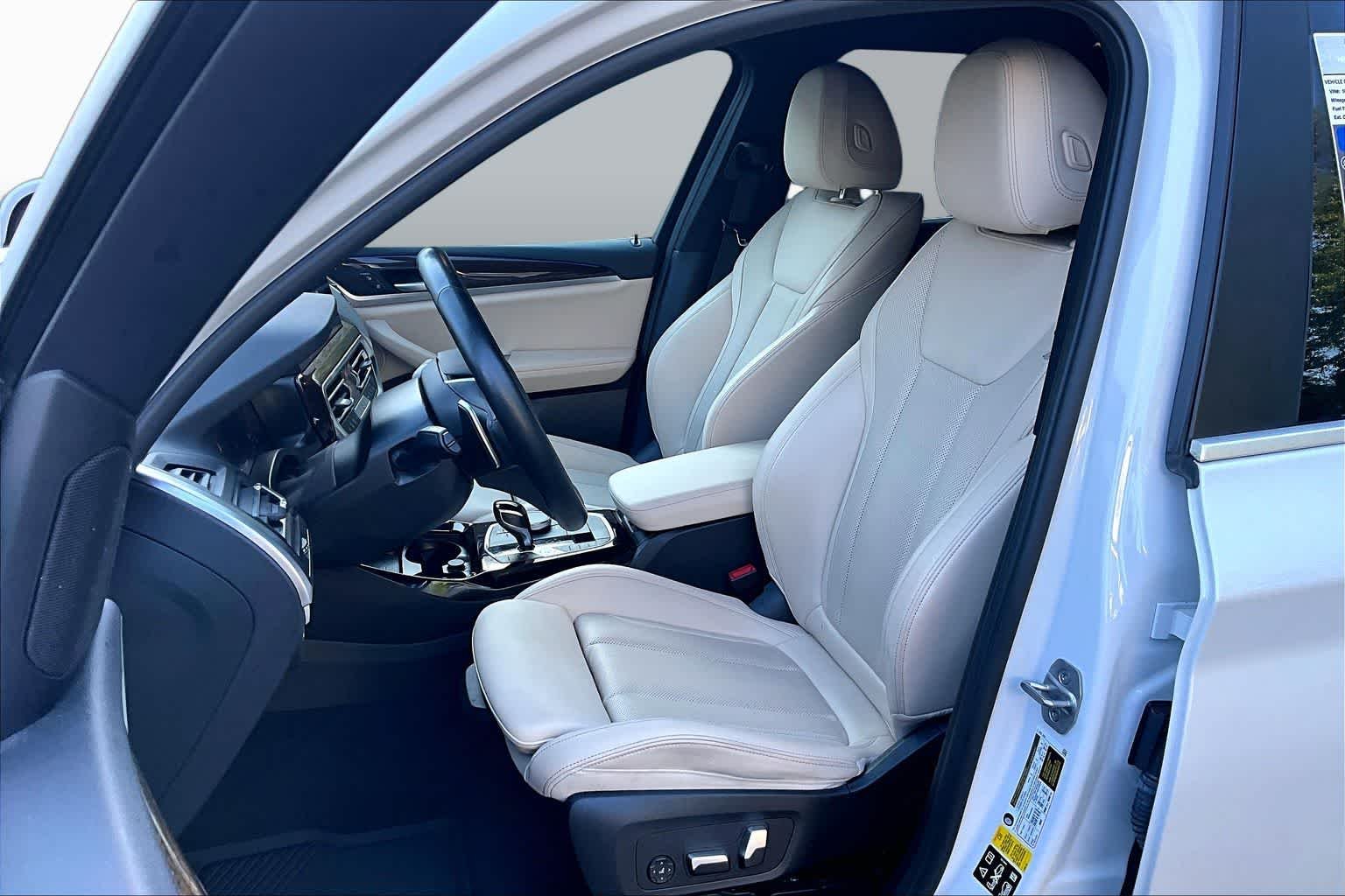 Used 2023 Mineral White Metallic BMW xDrive30i image 8