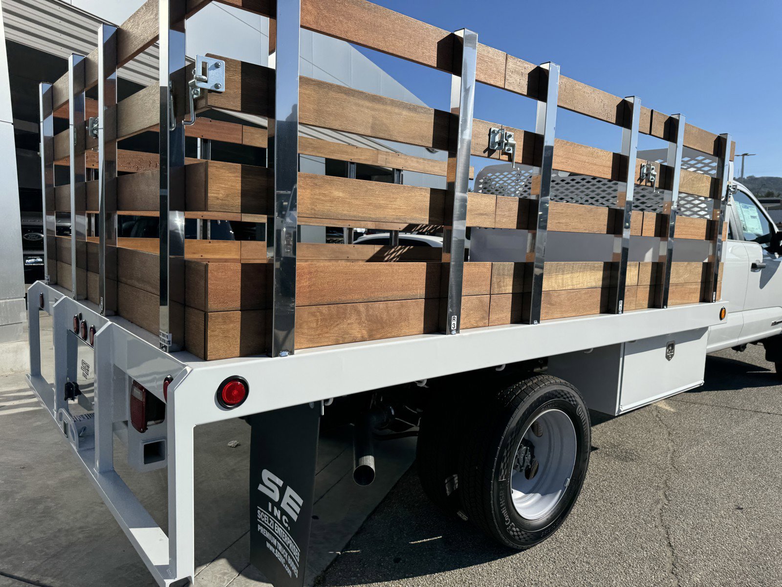 New 2024 Oxford White Ford F-550® XL image 10